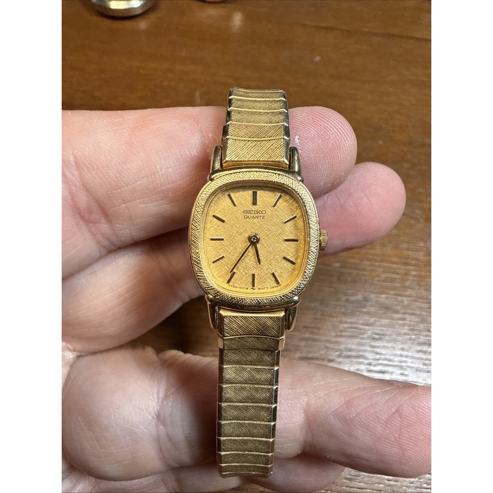 VINTAGE Lds goldtone SEIKO watch-dainty-NEW battery Excellent Running Condition